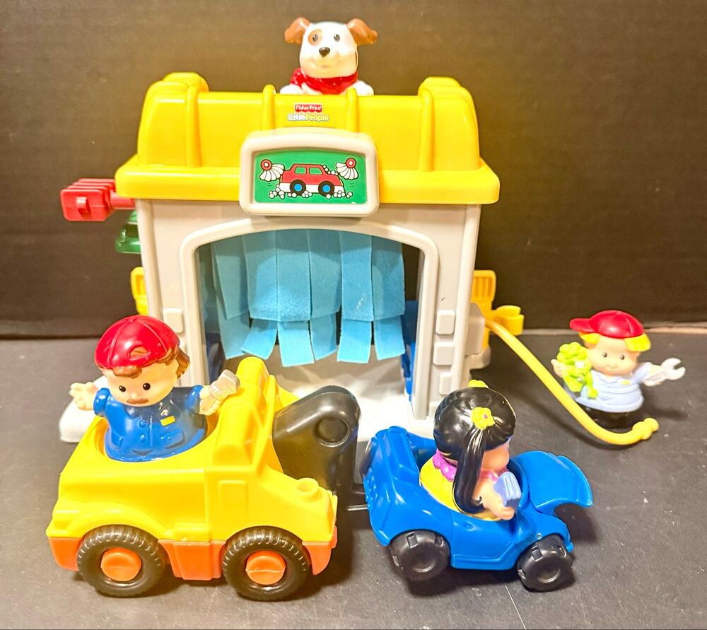 FP Little People Road Trip Ready Garage Car wash 2 vehicles 3 figures dog #9